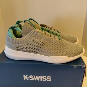 K-Swiss Women's   GEN-K ICON KNIT  Sneaker size 9